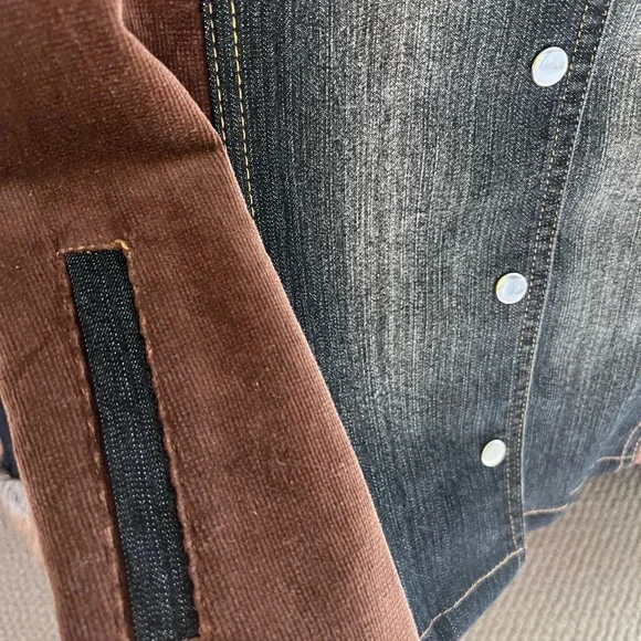 Denim & Sweater Jacket with Faux Fur Trim - Picture 4 of 9